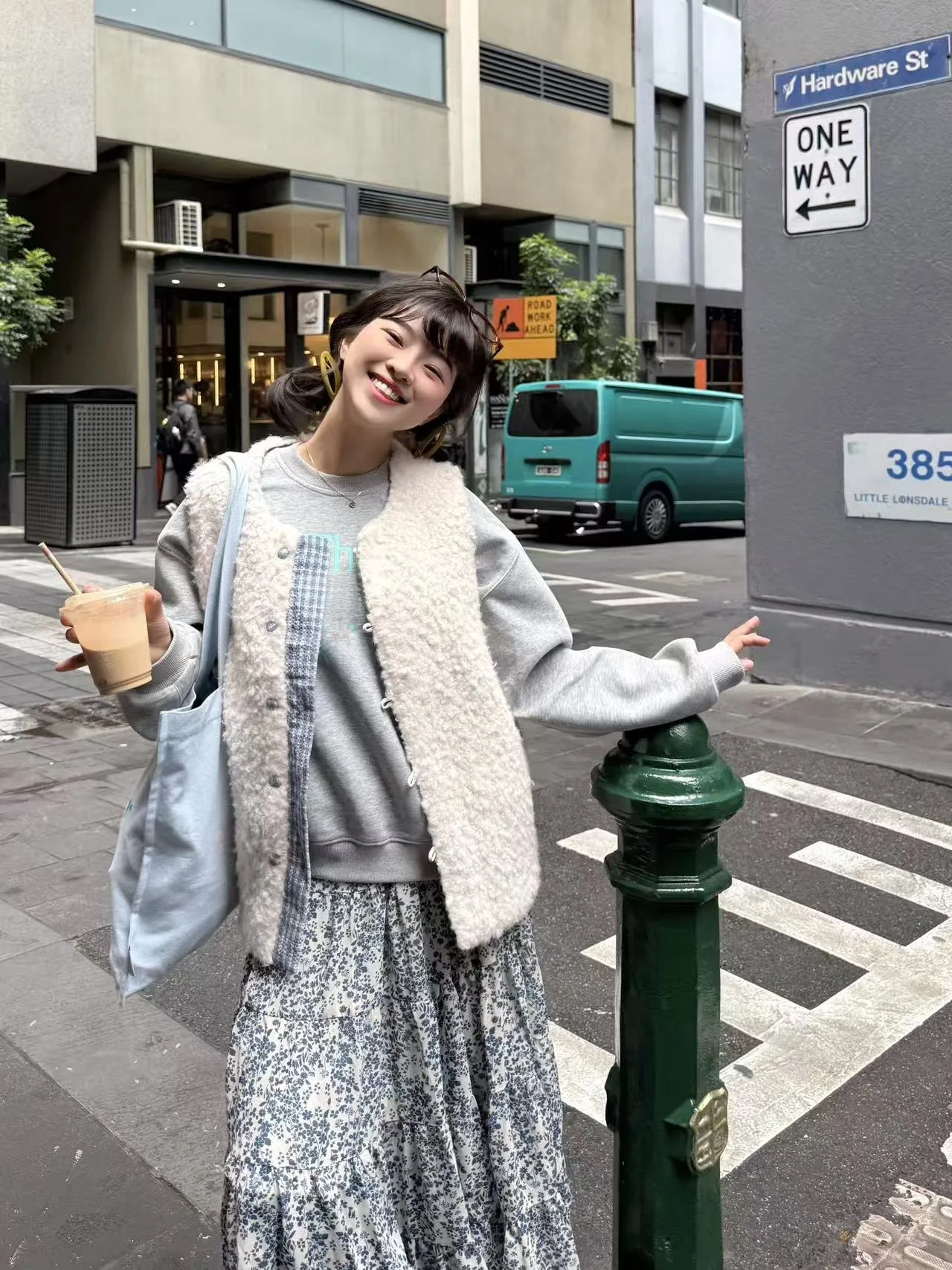 

Двусторонний жилет из меха ягненка в стиле пэчворк, верхняя одежда в стиле пэчворк, куртка для поездок на работу, чистый цвет, V-Ne, застежка на одной пуговице