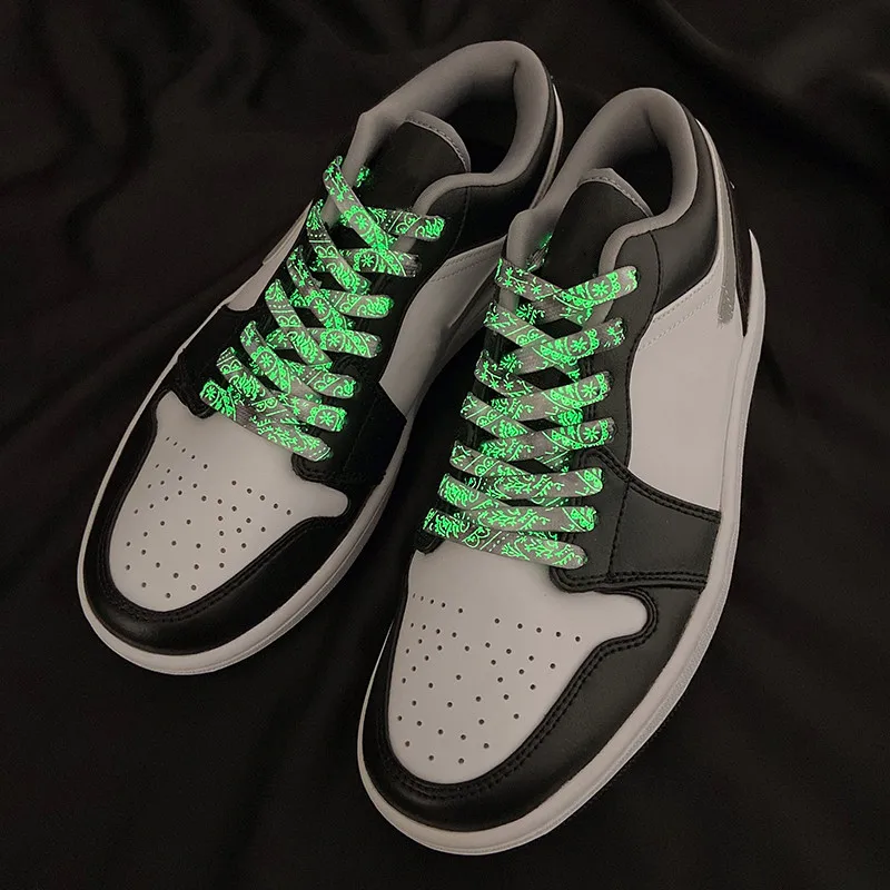1 Paar fluoreszierende Schnürsenkel für Nachtläufe, coole flache Schnürsenkel mit Splash-Ink-Druckmuster für Sneaker und Leinenschuhe – Detail 1