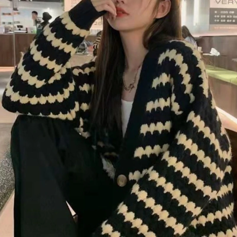 

Women Stripe Knitted Cardigans Spring Autumn V Neck Single Breasted Long Sleeve Crop Tops Fashion Casual Chic Female Sweaters