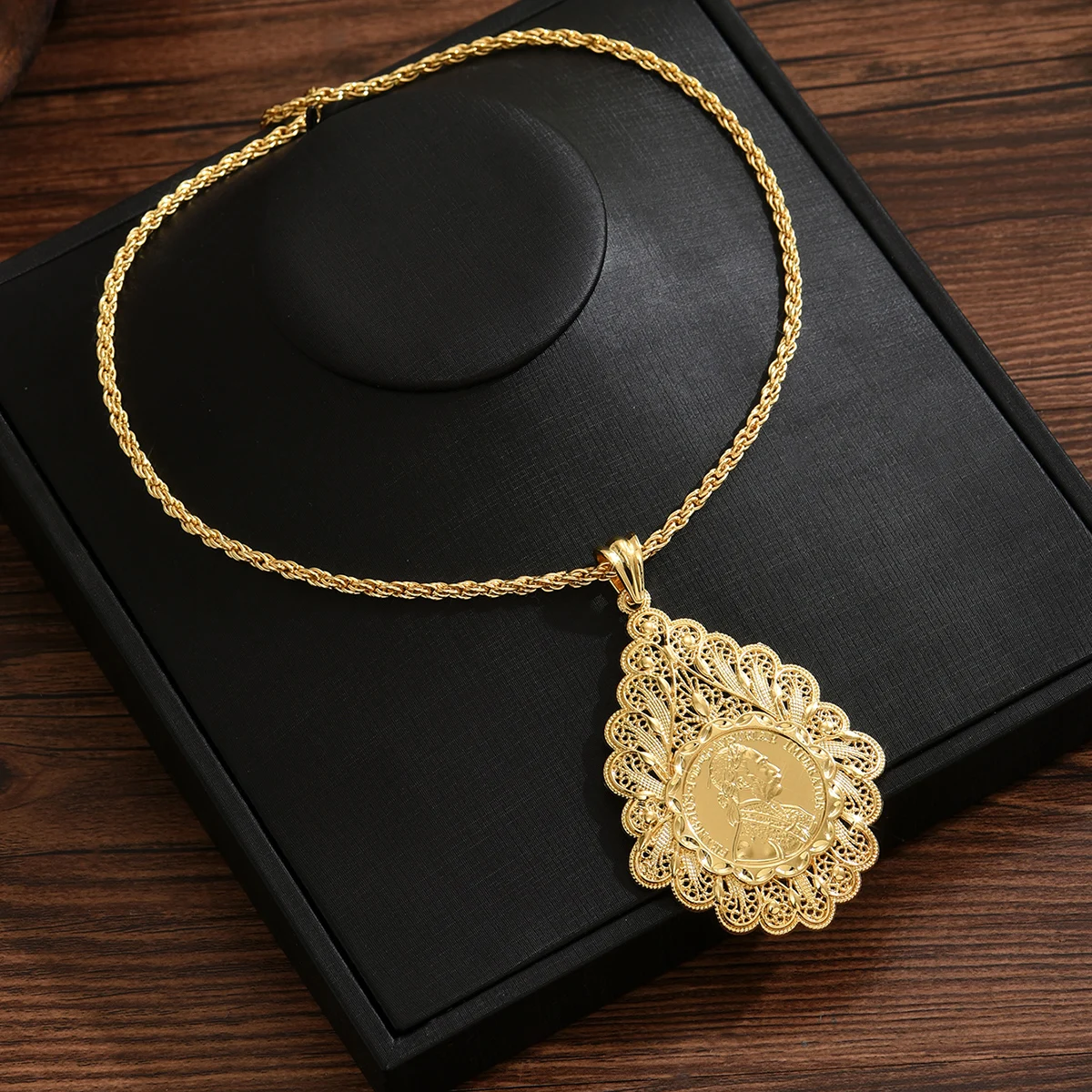 European Fashion Gold Necklace With Napoleon Pattern Pendant, Metal Plated With Gold, 60cm Twisted Chain, Hip-hop Style Necklace