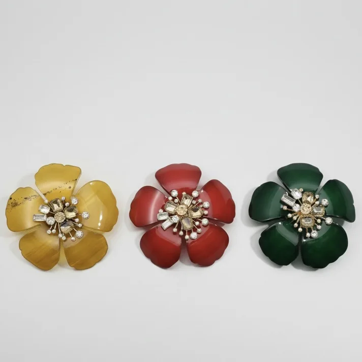 DIY accessories High-grade acrylic diamond-encrusted versatile camellia brooch, new Chinese flower sweater accessories handmade