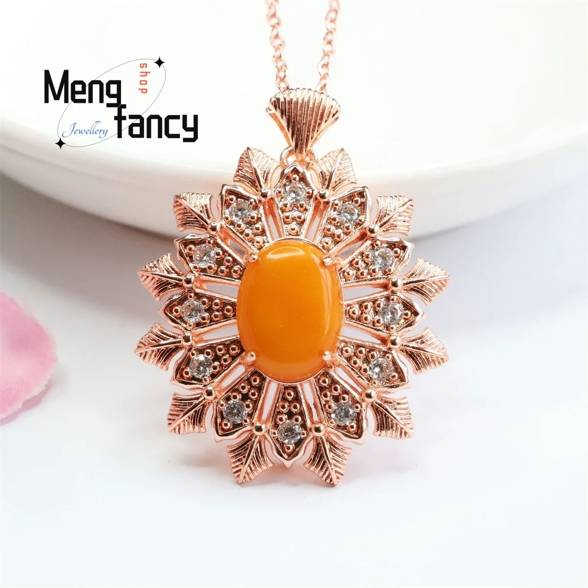 

Natural Amber Old Material Honey Wax Full Snow Flower Pendant Necklace Simple Personality Fashion Charm Exquisite Women Jewelry