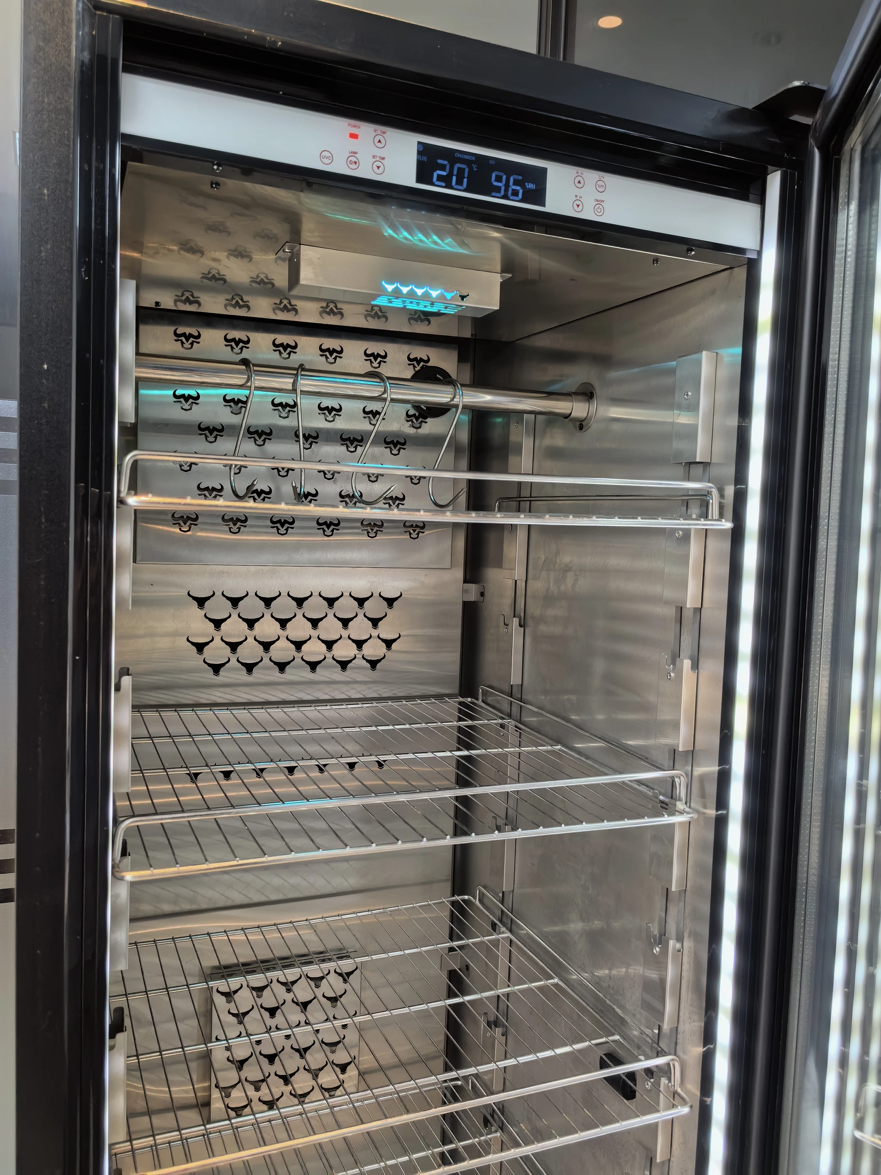 Low Temperature 304 Stainless Steel Dry Aging Cabinet with Automatic Defrost for Red Meat Ripening