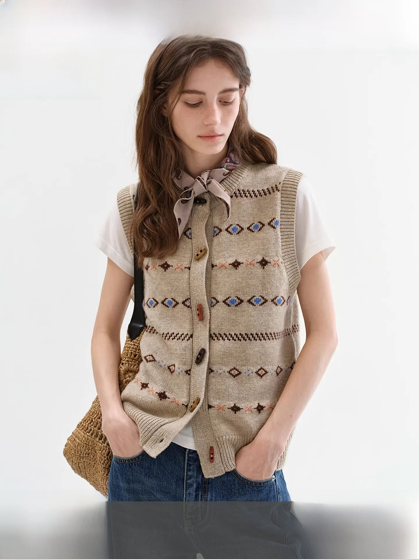 

Fano Casual Sle Mixed Wool Geometric Knit round Ne Vest Imitated Horn Button Soft Nylon Fiber Spring New Arrival