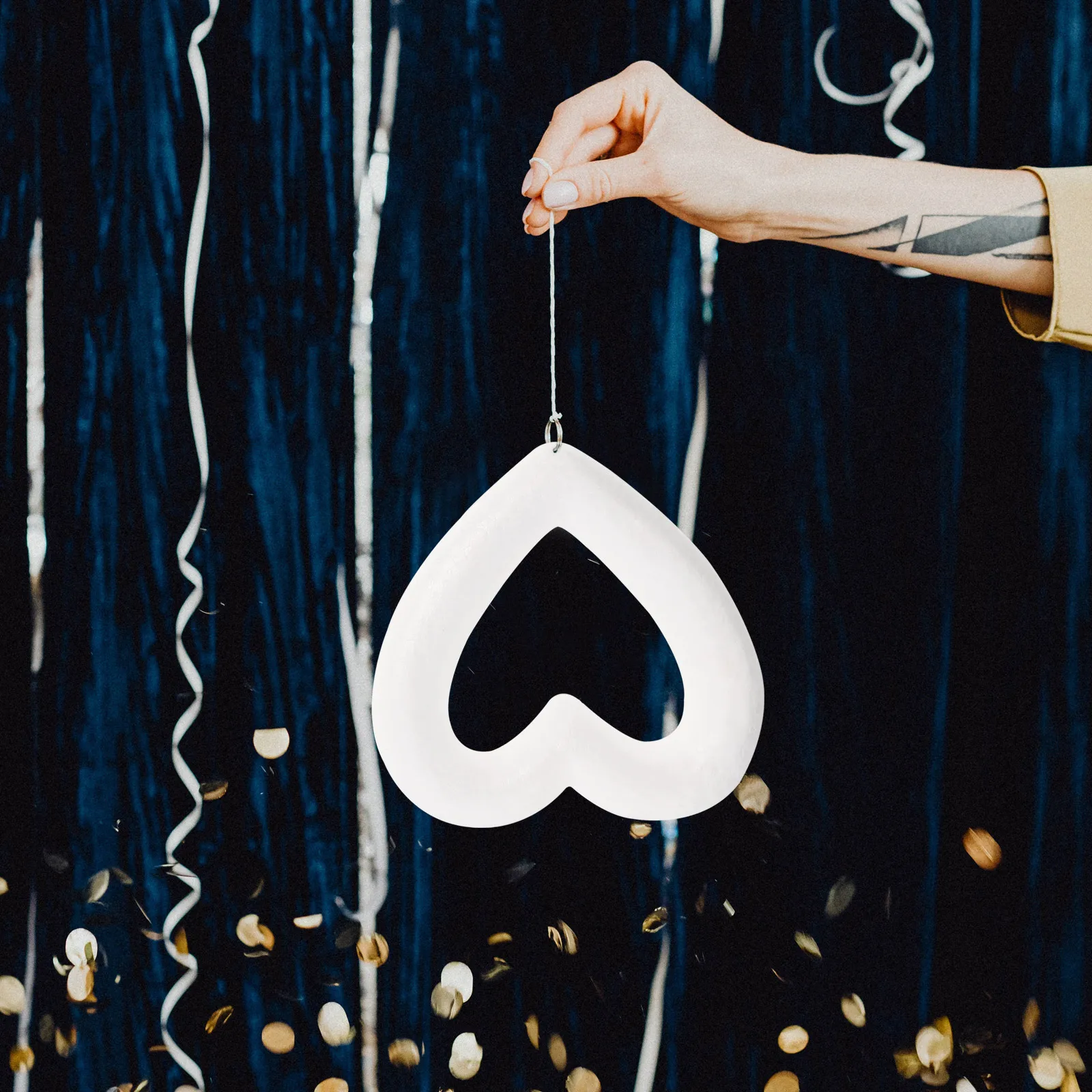 

4Pcs Heart Shaped Foam DIY Craft Materials Easy Use Painting Set for Wedding Decor Valentine's Day Xmas Handmade Decoration