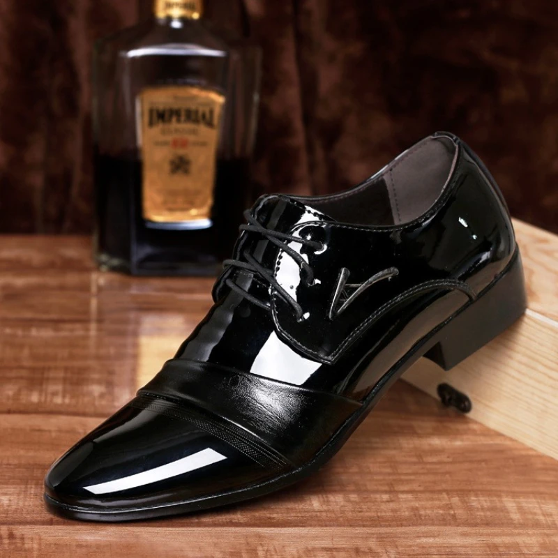 

Черные офисные мужские деловые туфли с острым носком, яркий верхний костюм, элегантный и классический тренд 2025 года из воловьей кожи, новый стиль, социальная мужская обувь