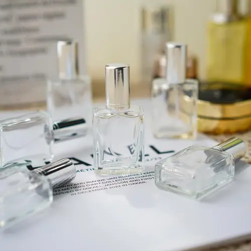 Imagen 2 del producto 12 Uds + 4 accesorios 15ml recarga portátil atomizador de aroma de Perfume botellas de Spray vacías con 12 botellas de Spray, 2 embudos, 2 cuentagotas