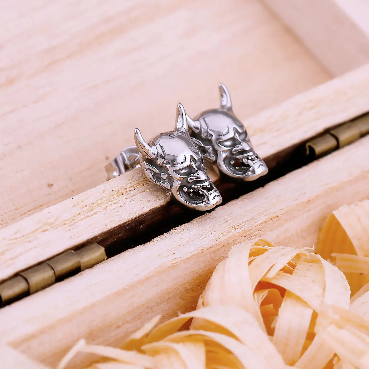 Gothic Ghost Skull Stud Earrings For Men Fashion Hip Hop Biker Earrings Stainless Steel Vintage Punk Devil Skeleton Jewelry Gift