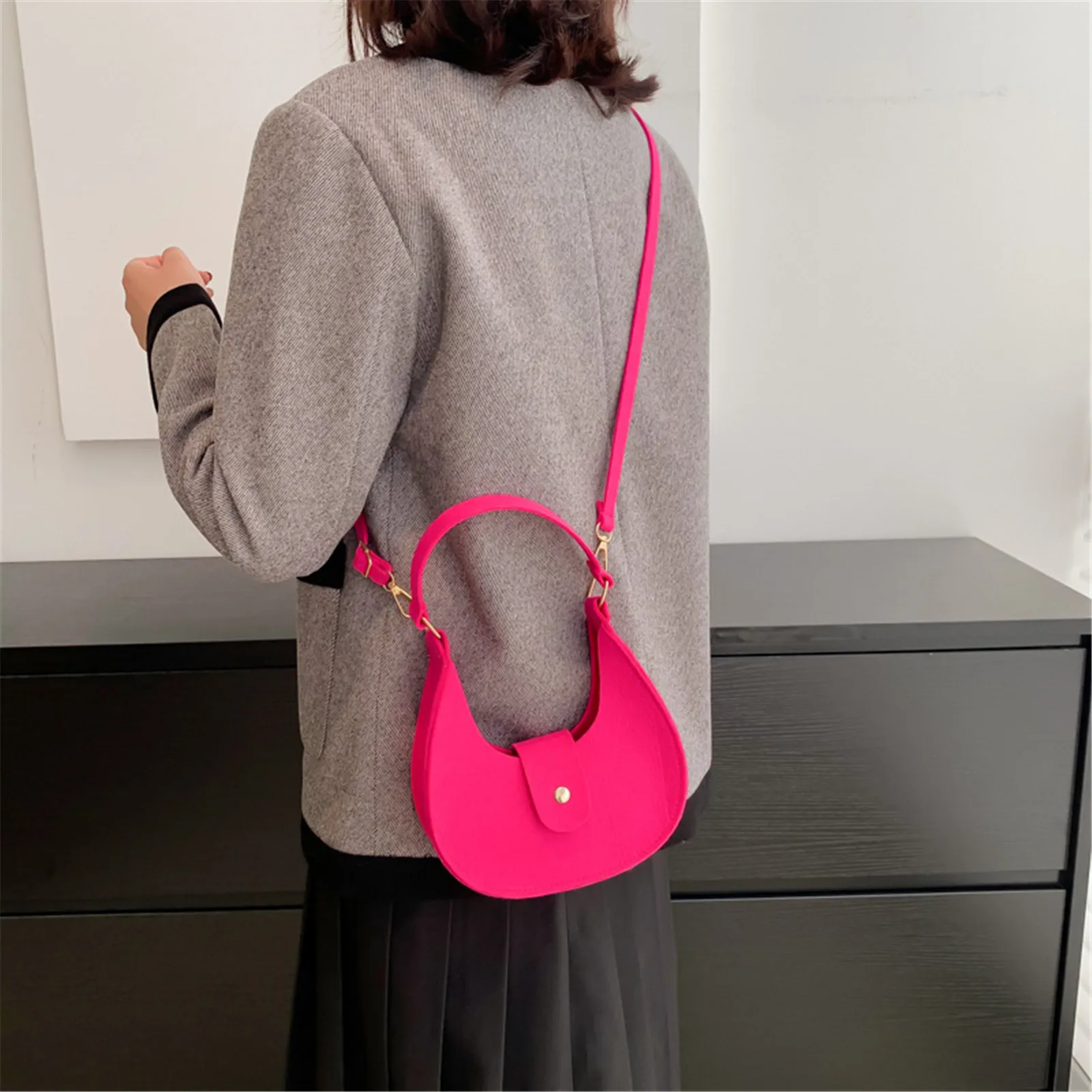 ISKYBOB Women Retro Felt Underarm Bag solid color shoulder bag 2023 Autumn Casual Purse Light Weigh Crossbody Bag 2024 New Trend