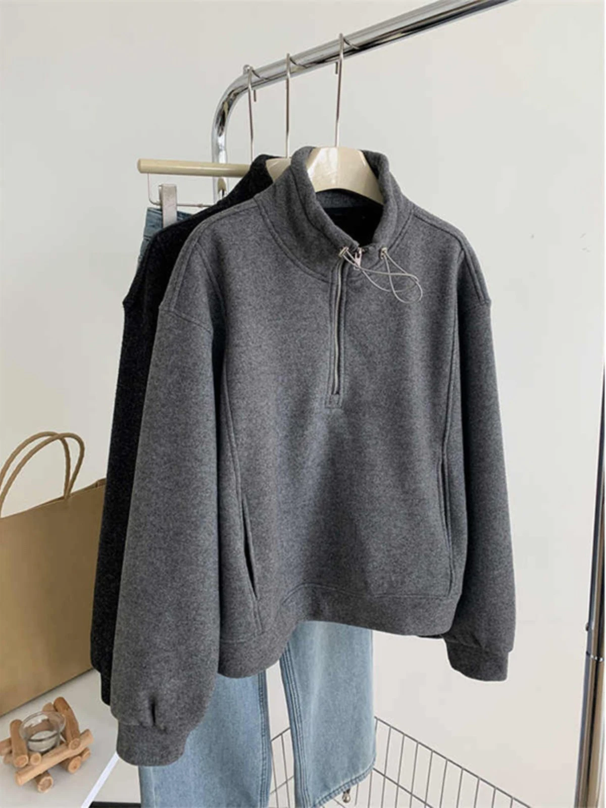 

Серый свитшот с воротником-стойкой и короткой молнией, на флисовой подкладке, утепленный, осенне-зимний, свободного кроя, женская модная уличная одежда