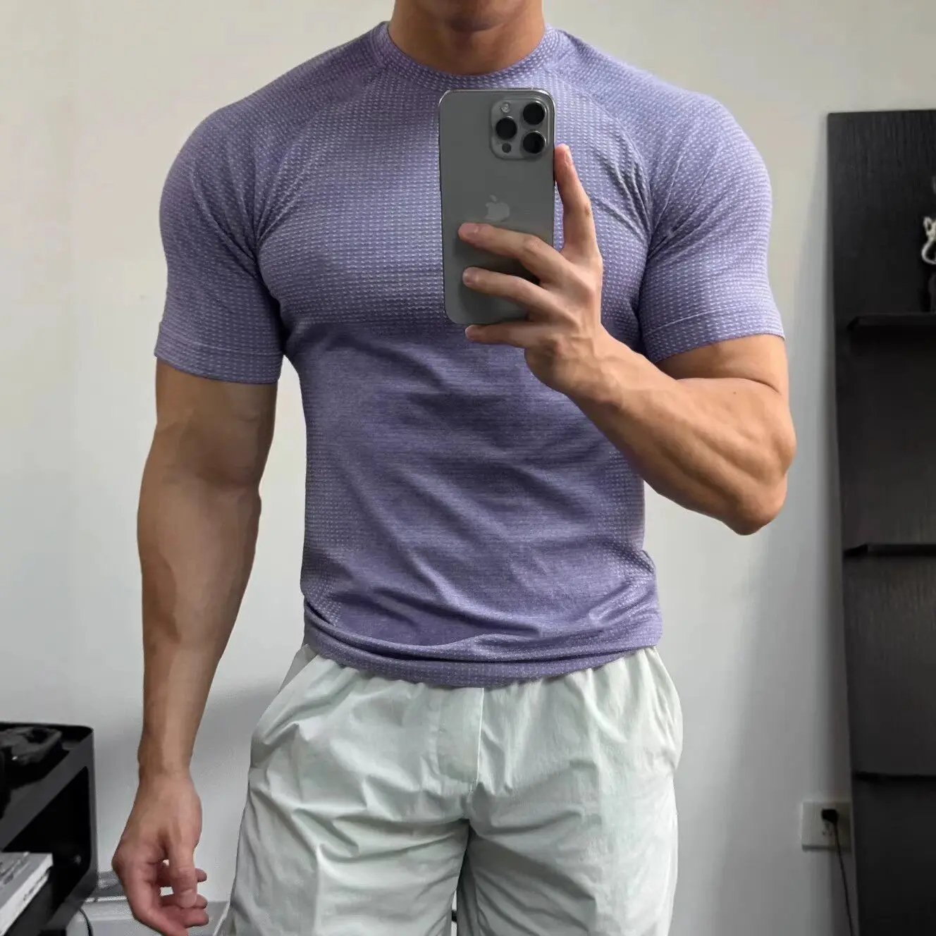 Schnelltrocknendes Fitness-T-Shirt für Herren, Slim-Fit-Muskel-Gym-T-Shirt, dehnbares Kompressions-Top für den Sporttraining – Detail 13