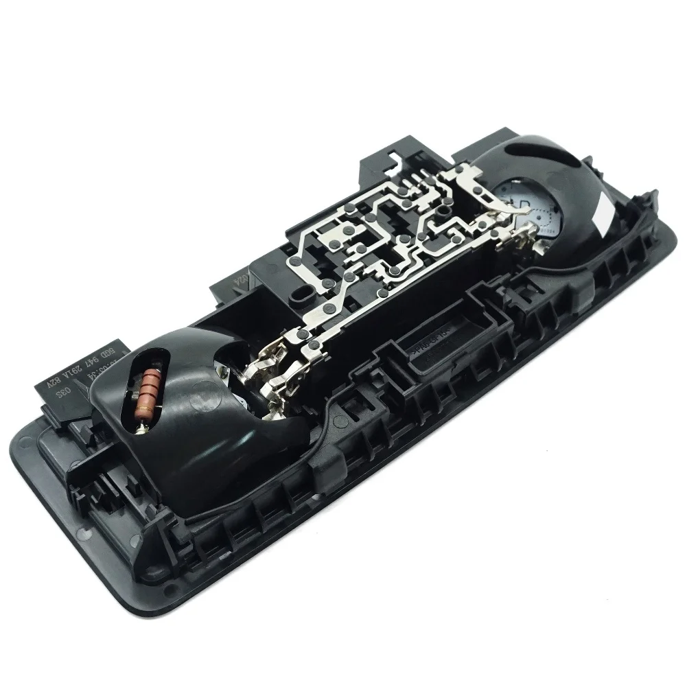 

Внутренний светильник для чтения внутри потолочного светильника на крыше купольные светильники 5GD947291A для туга для Sprinter для Golf 7