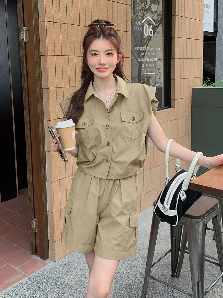 

Свободные повседневные рубашки и блузки без рукавов с карманами, короткие комплекты для женщин, комплект из 2 предметов, новые подходящие летние модные женские шорты 2025 года