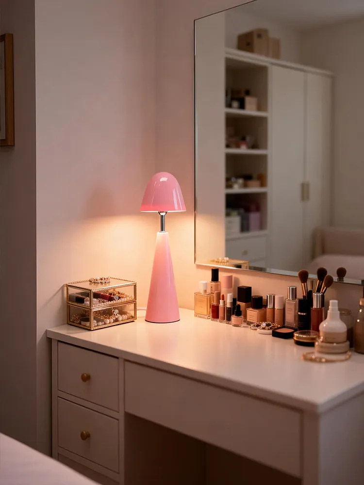 Bedroom bedside lamp, living room study desktop charging desk lamp, cream wind advanced atmosphere light, night light