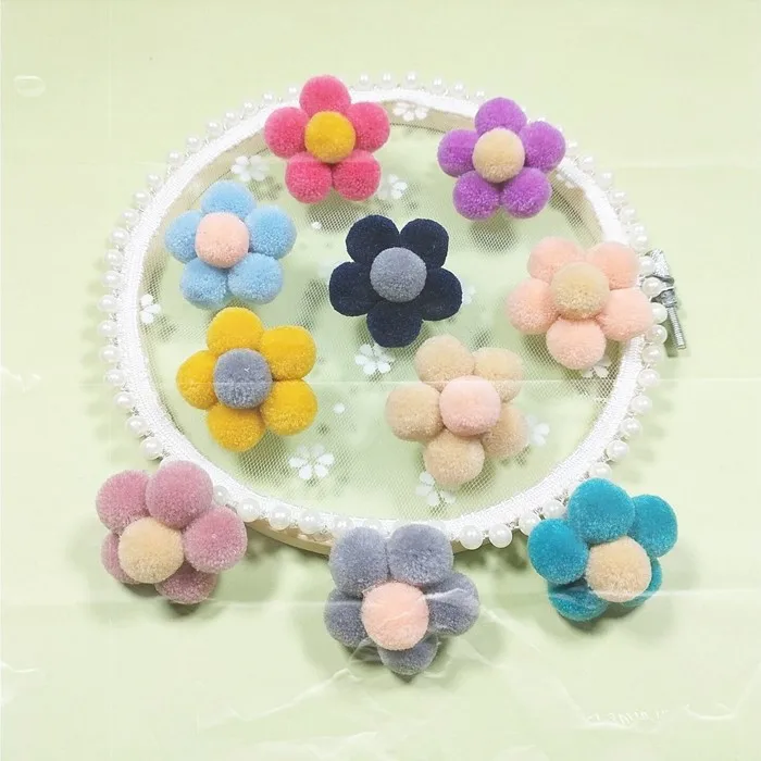 100 Pcs Woolen Flower Brooch Knitted Plush Women Vintage Mori Cloth Cute Small Flower Brooch Handmade Knitting