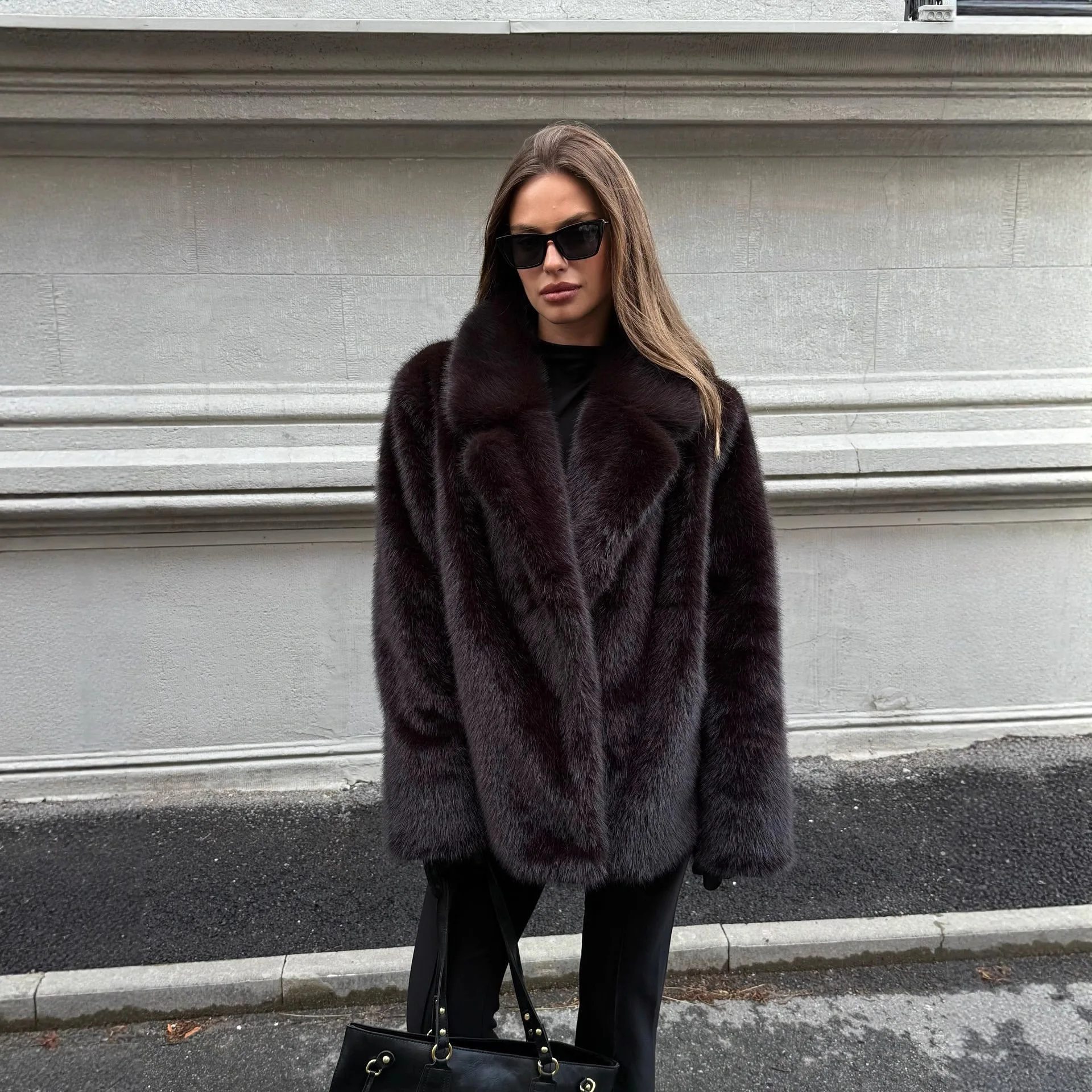 Luxurious Faux Fur Lapel Coat Women's Elegant Solid Loose Lace-Up Jacket Winter Fashion Female Keep Warm Fur Coat Jacket Women