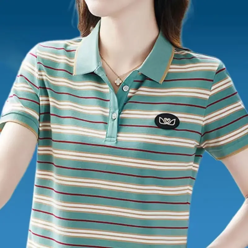 Camiseta de manga corta a rayas con cuello de Polo para mujer, Tops holgados con bordado de retazos y botones, 2024