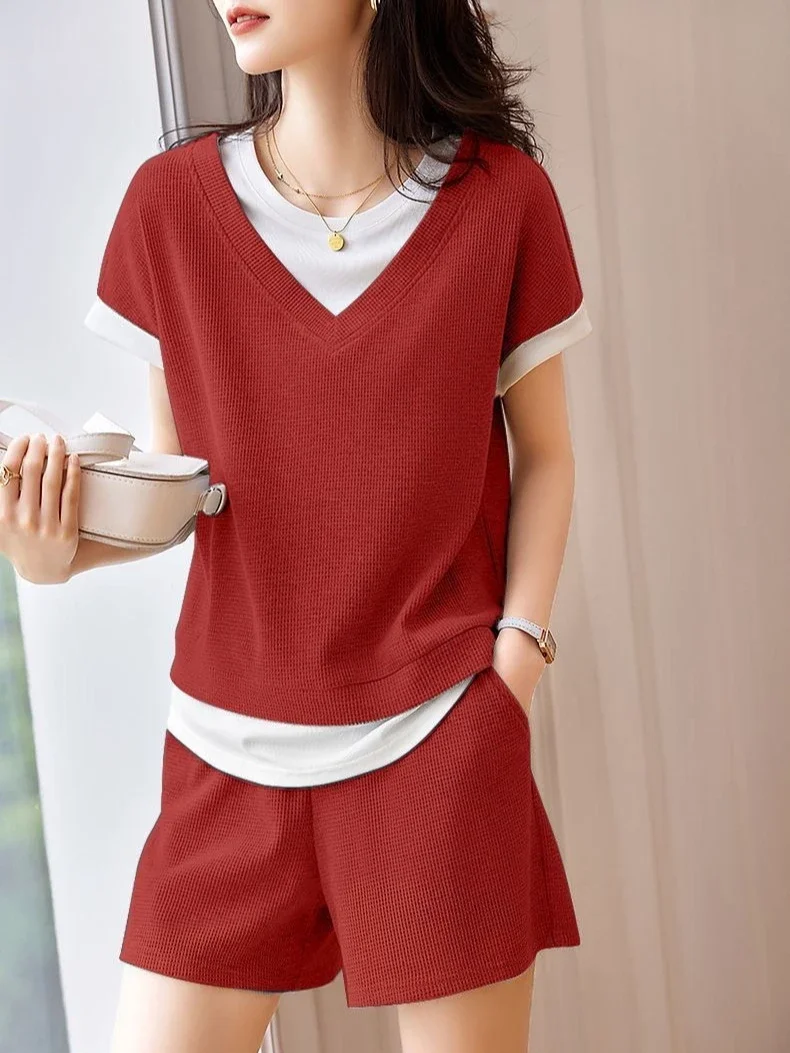 

Красные короткие комплекты с карманами для бега для женщин, футболка из 2 предметов, новые товары, наряд, полное сочетание, соответствующие легкие тенденции, женские шорты