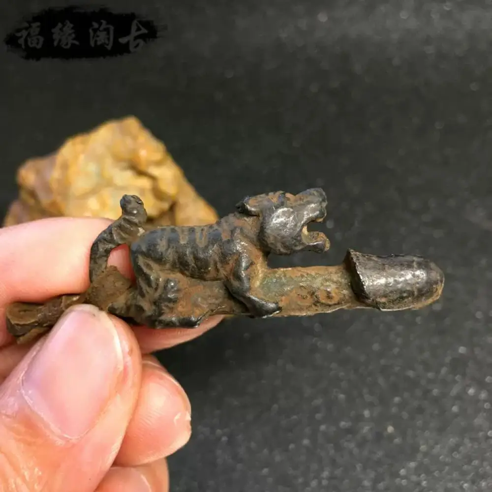 Antique Bronze Animal Tiger Pendant Vintage Chinese Brass Charm Old Patina Collectible Small Ornament Jewelry Gift