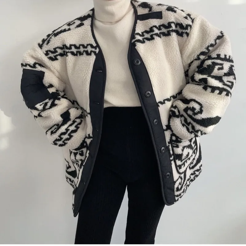 [EWQ] Contrast Colors Striped Long Sleeve Lamb Wool Jacket Loose Single Breasted Women Winter Thick Coat 2024 Autumn New 16O2791