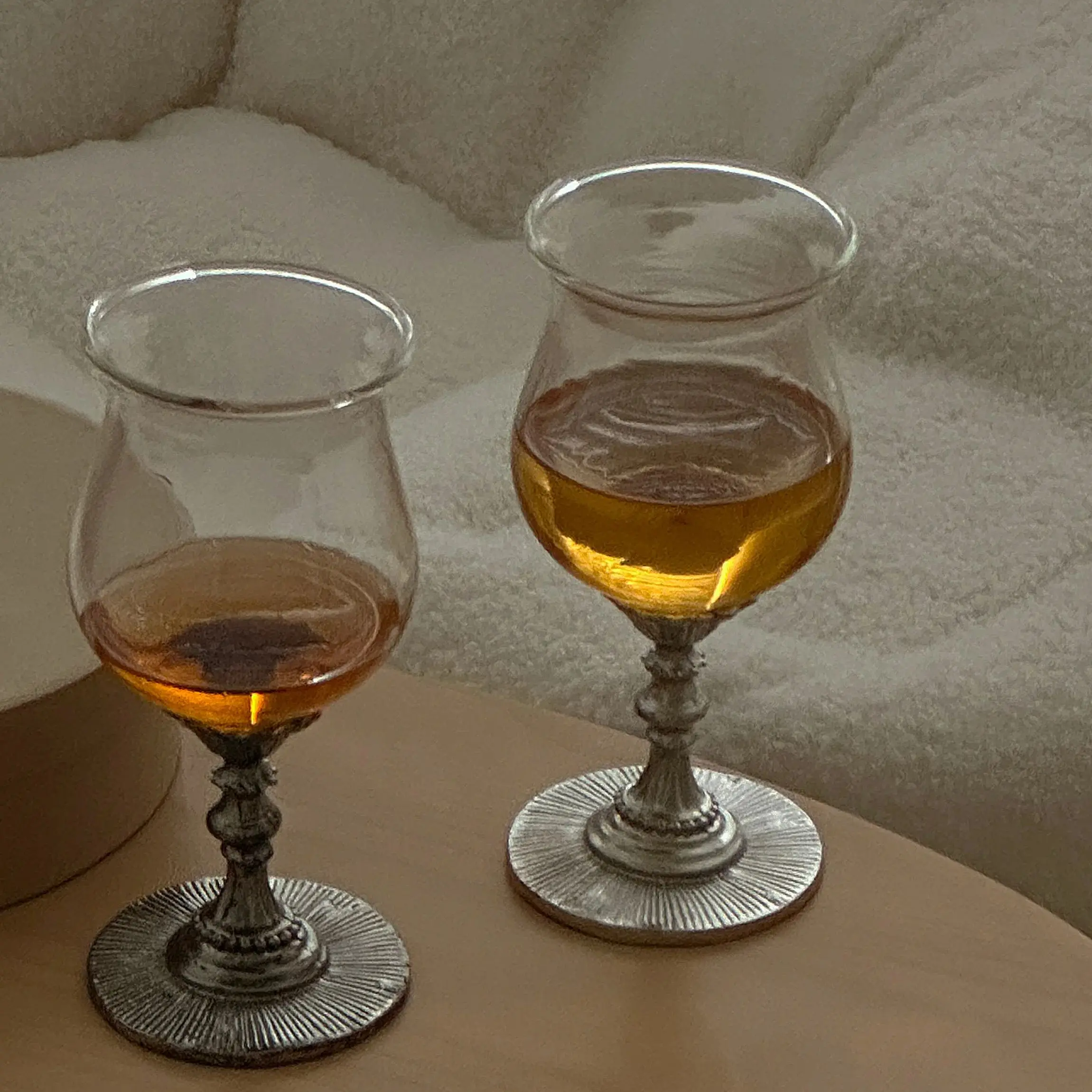 

Металлический бокал в стиле ретро, стеклянная чашка, шампанское, вино, коктейльный бокал, боросиликатный бокал ручной работы, уникальный металлический бокал на ножке