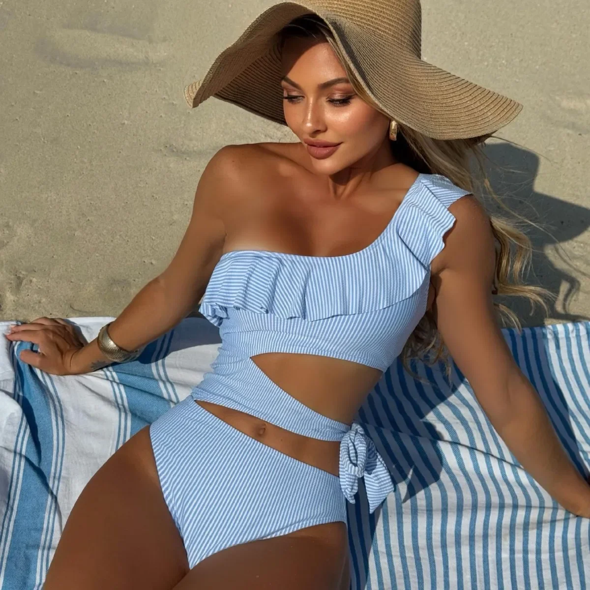 

New One-piece Swimsuit Women's Ruffle Edge Hollow Lace Up Swimsuit Beach Vacation Striped Bikini m