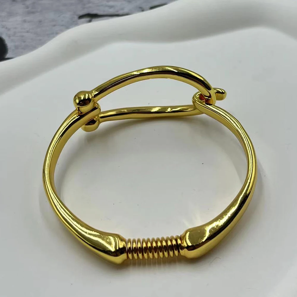 Unode50 Jewelry 2024 Classic Vintage Gold Hollow Horseshoe Buckle Bracelet Couple Accessories Girlfriend Holiday Gift