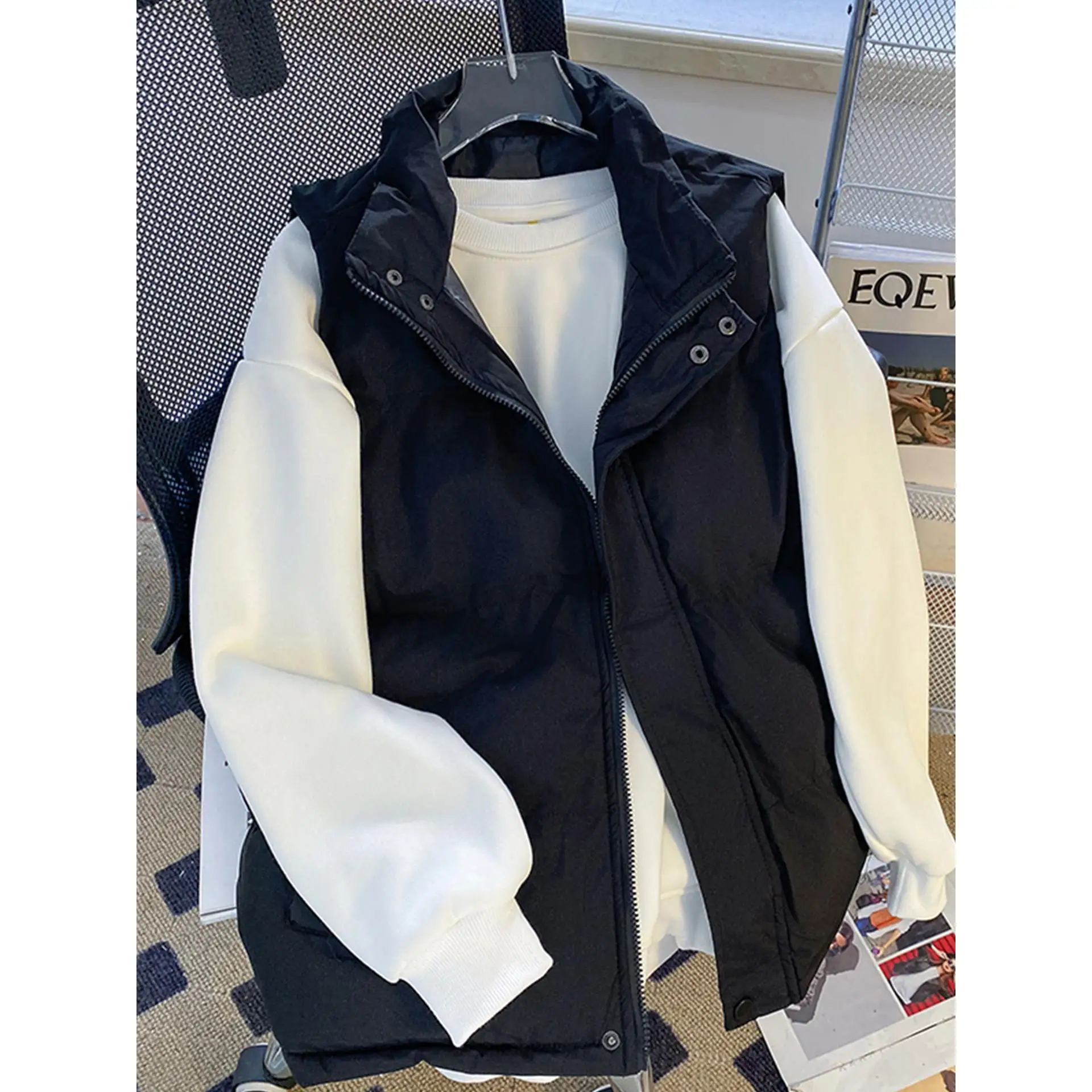 

Fall Winter Men's Casual Faion Brand Spor Unlined Hoodl Stand Collar down Vest Thiened American Sle Color