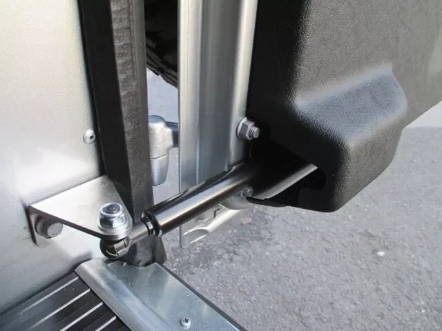 

1set Car Rear Door Gas Stay Strut For Land Rover Defender 90 110 Enhanced Durability Gas Spring Strut Support Kit Car Accessory