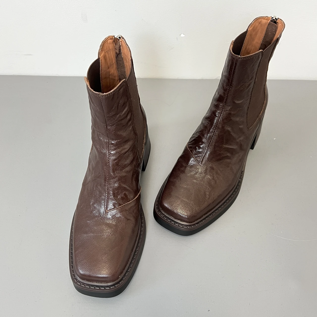 Solid Color Leather Women's Square Toe Ankle Boots Spring and Autumn Minimalist Zipper Design Retro Chelsea Women's Booties