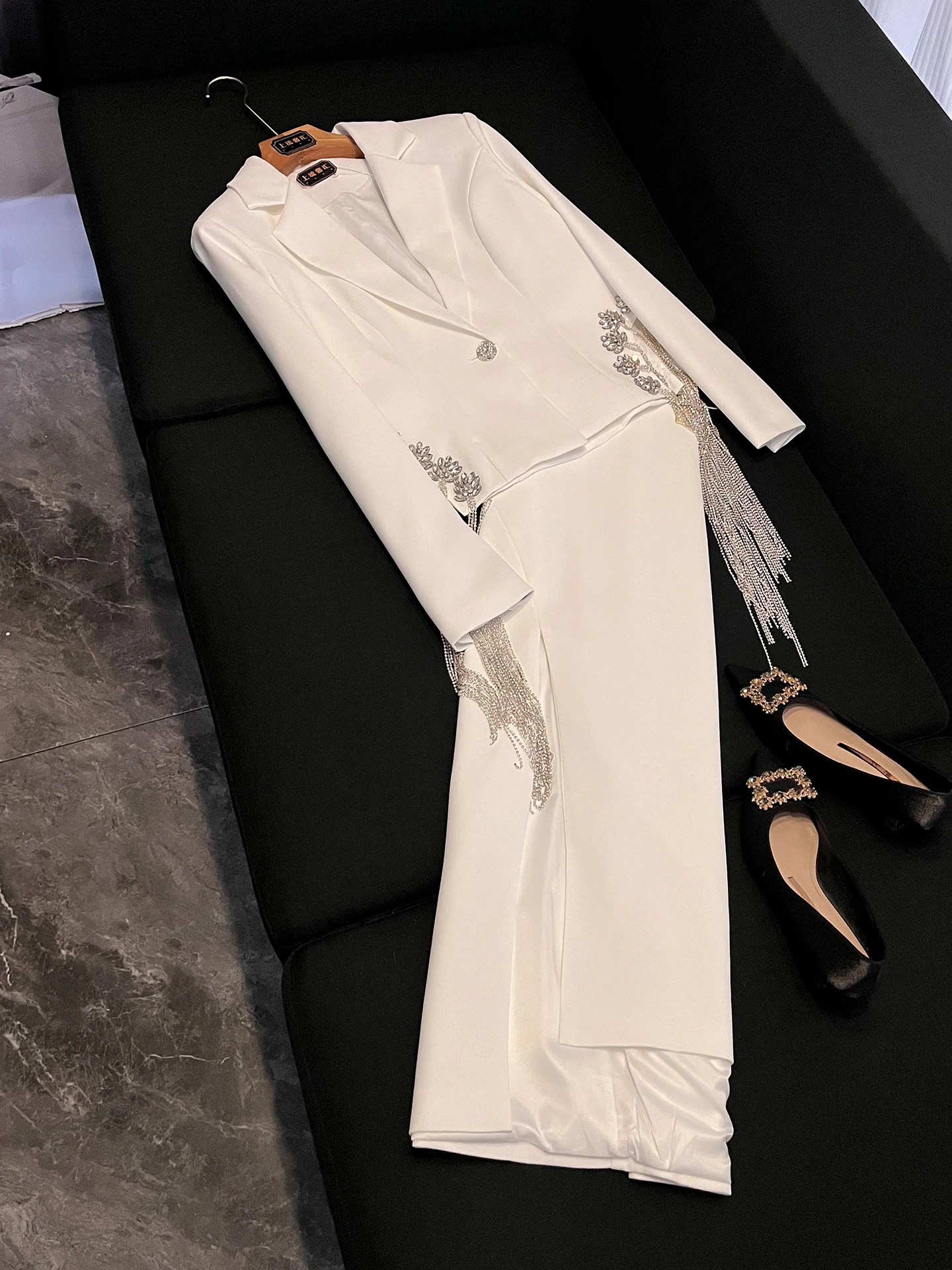 

Fashionable White Black Tassel Decorated Slim Fit Two Piece Set Women's High End Feeling P69 Spring 2026 Regular Sleeve Length
