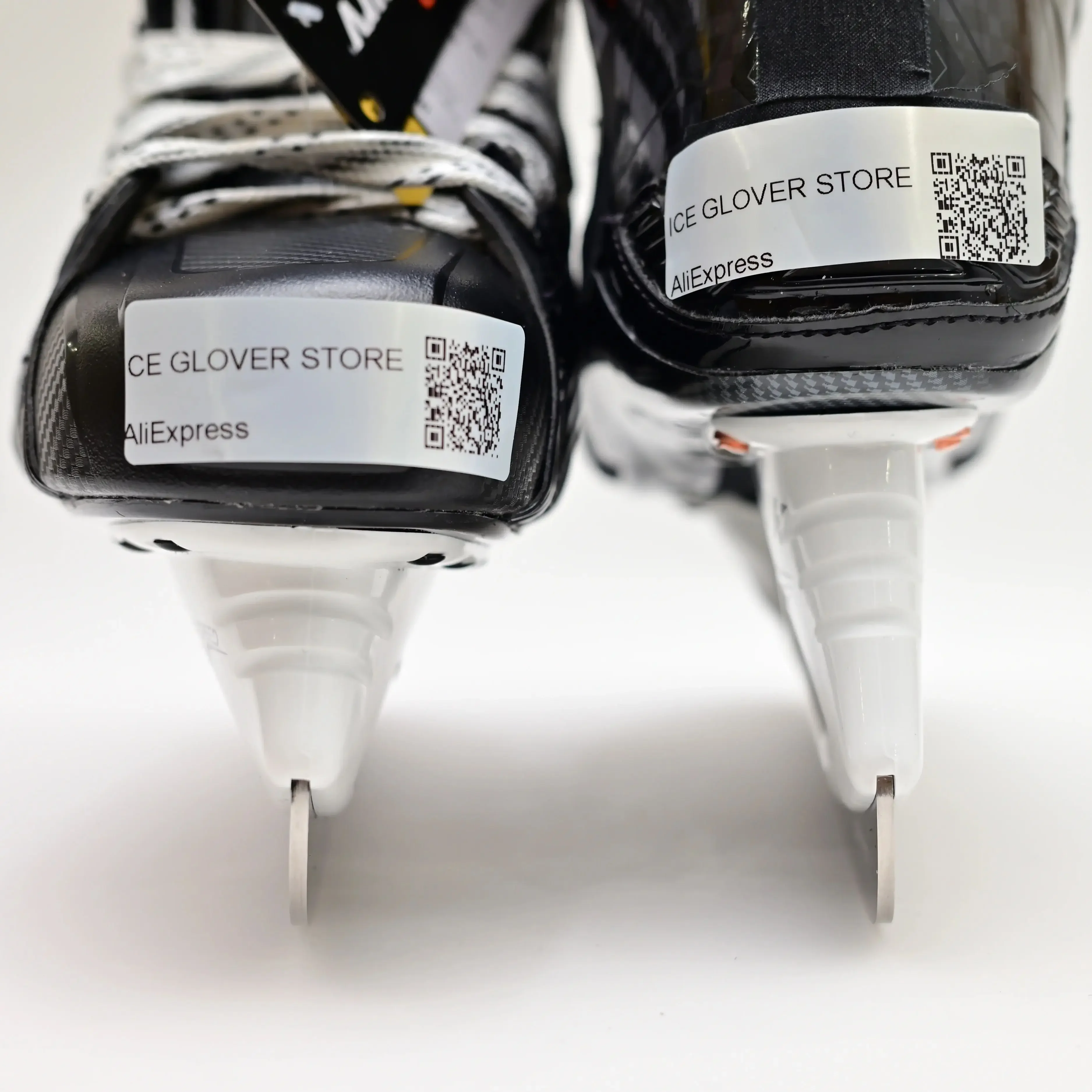 Forme thermique Moulage thermique Hockey Skate Curv Lame en acier composite Véritable hockey sur glace en fibre de carbone Performance personnalisable adaptée à la lumière