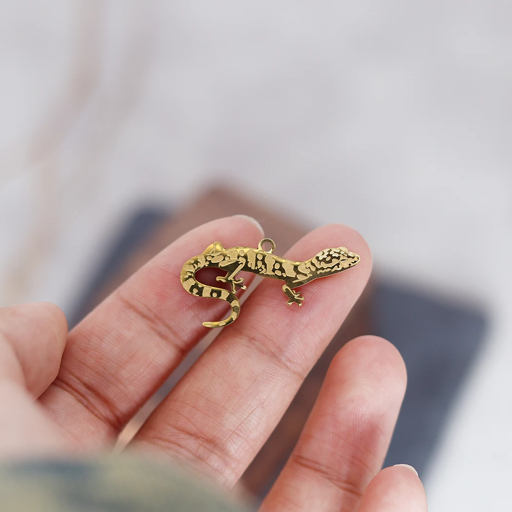 2PCS/Lot Stainless Steel Lizard Charm Fashion Gecko Cocktail Necklace Pendant Women Men DIY Handmade Accessories Jewelry