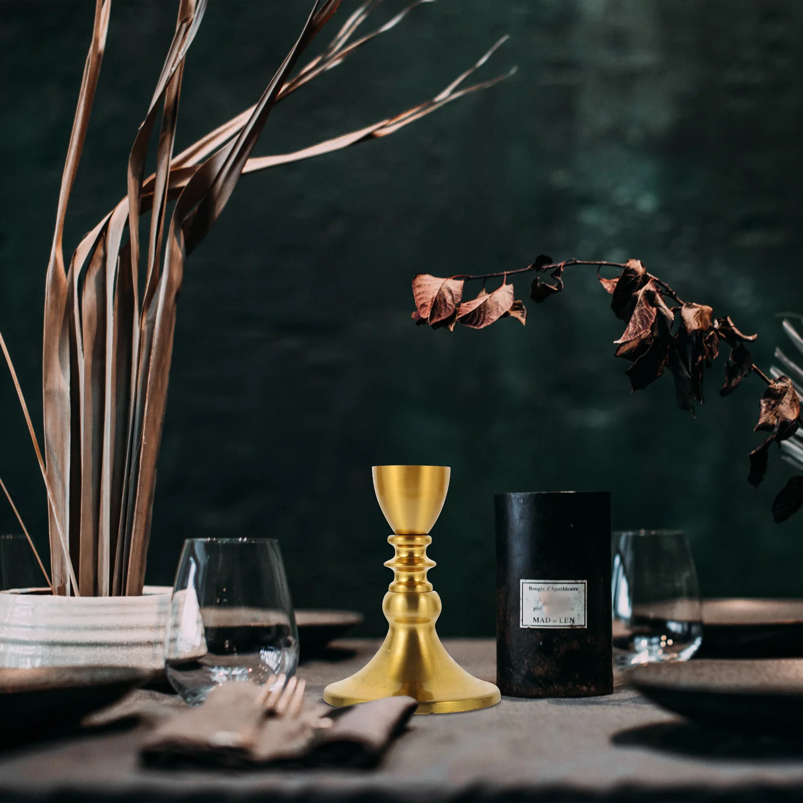 

Gold Metal Holder Retro Candlestick Decorative Centerpiece Stand for Table Home Wedding Party Banquet Ornament