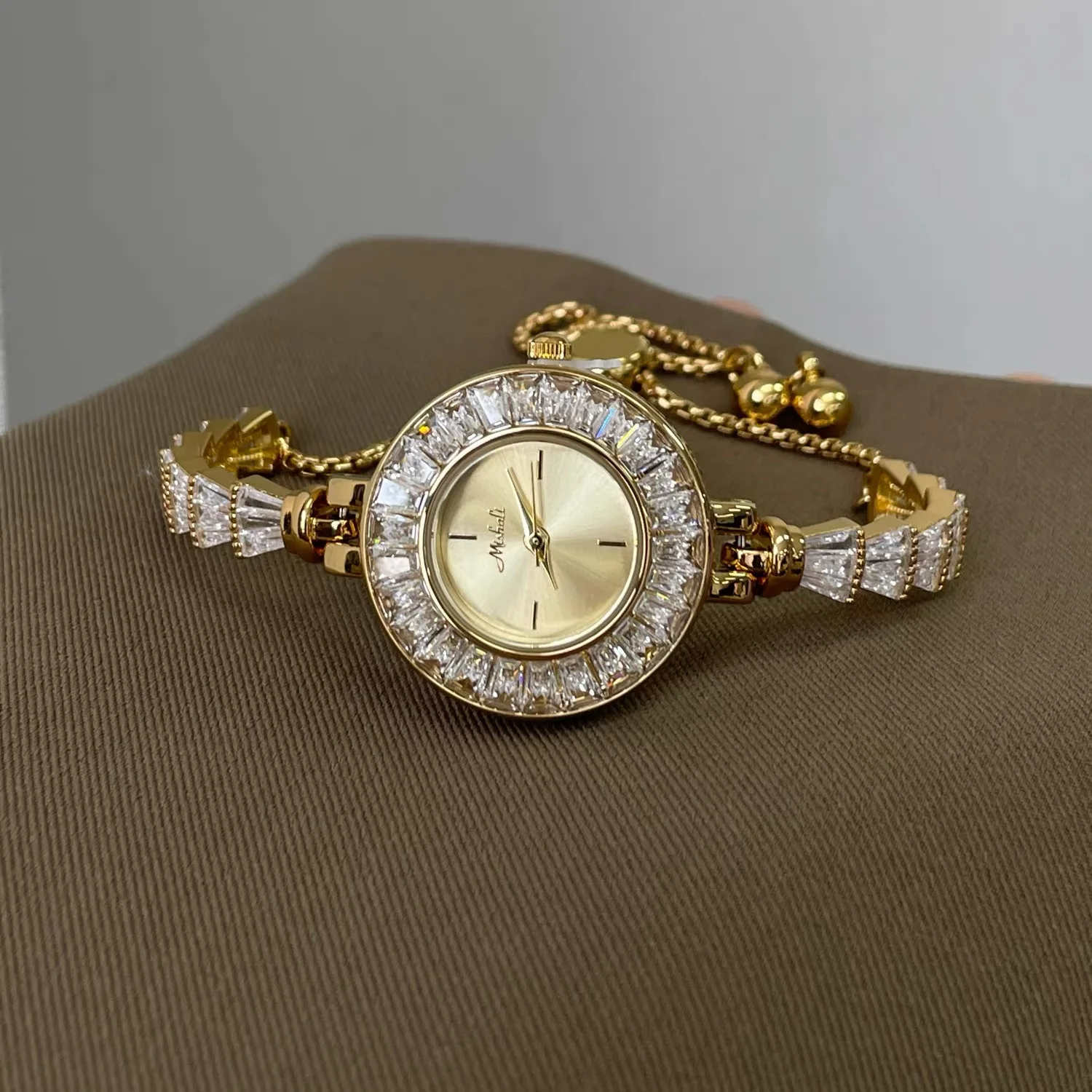 Luxury Women Bracelet Watch Steel Golden Waterproof Elegant Hand Clock Female Fashion Original Lady Diamond Wristwatch Silver