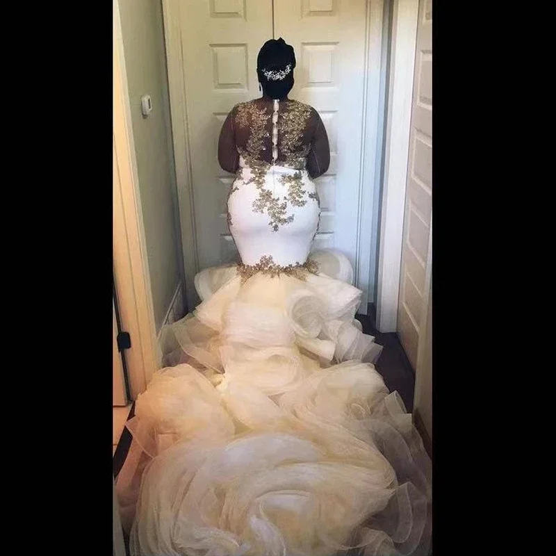 Vestido de novia de sirena africana con apliques de encaje dorado personalizado con ilusión de manga larga con volantes en cascada vestido de novia de talla grande