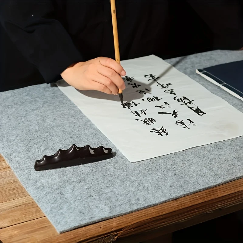 1 Stück Kalligrafie-Filzunterlage, erhältlich in zwei Größen, geeignet für Kunststudios, Büros, Heimdekoration, Malunterlagen, mit exquisitem Design – Detail 4