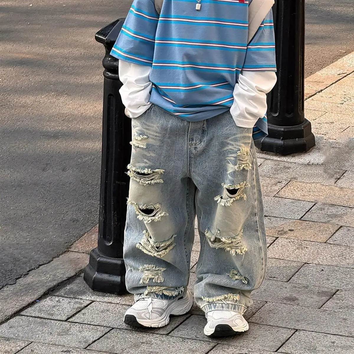 

2025 Spring New Boys Vintage American High-Street Ripped Jeans Kids Long Pants Stylish Korean Design