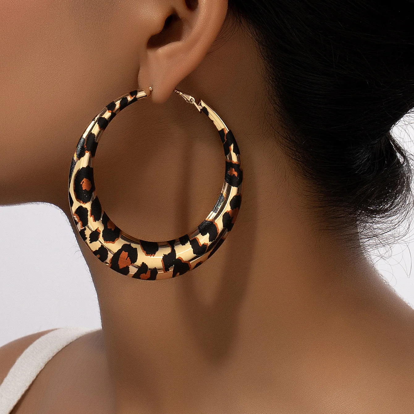 Exaggerated Hoop Earrings for Women Geometric Leopard Print Party Gift Holiday Fashion Jewelry Ear Accessories DE079