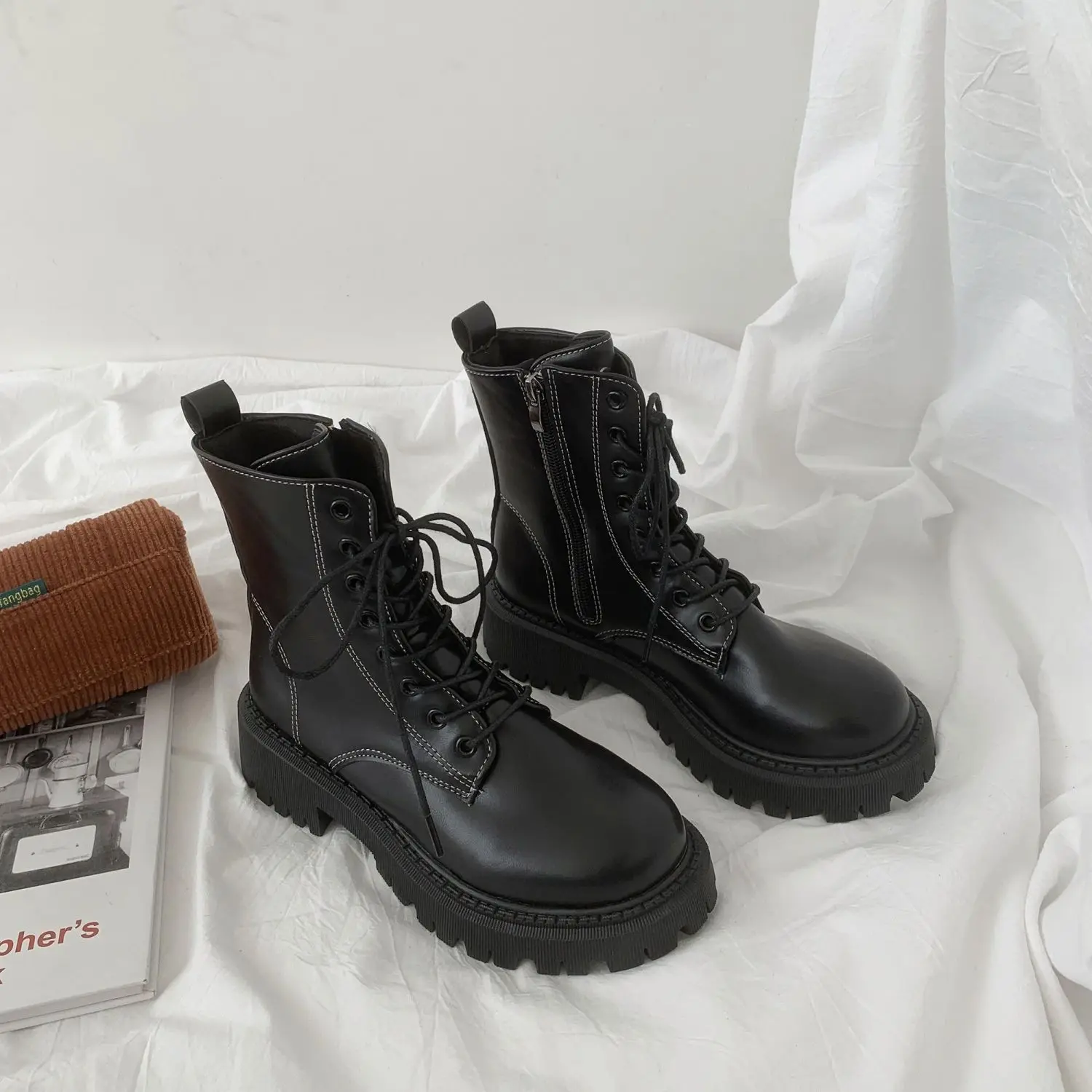 Sapatinho elegante com cordões de combate para mulheres, sapatos curtos, botins femininos, saltos médios, atacadores, preto, estilo punk, branco