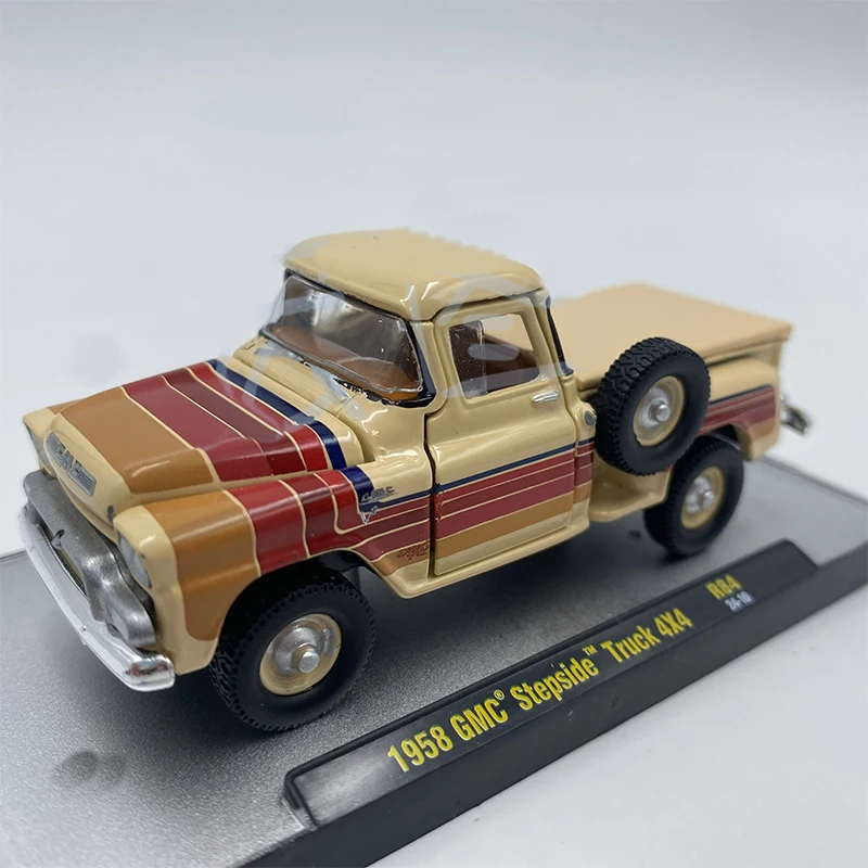 Escala 1:64 1958 GMC Stepside Truck 4X4 Simulação Liga Modelo de Carro Exibição Estática Brinquedo Colecionável Presente Decoração Lembrança