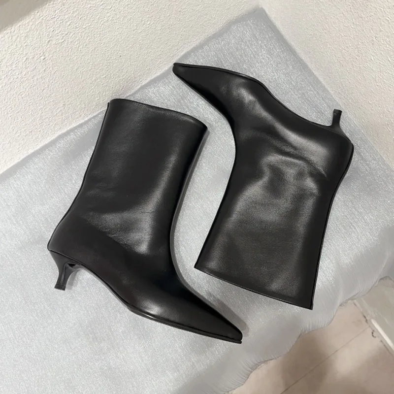 Botas sexis concisas negras con punta en pico y tacón de gato a media pantorrilla, zapatos de mujer con diseño de cuero suave, botines de boca ancha de tacón bajo