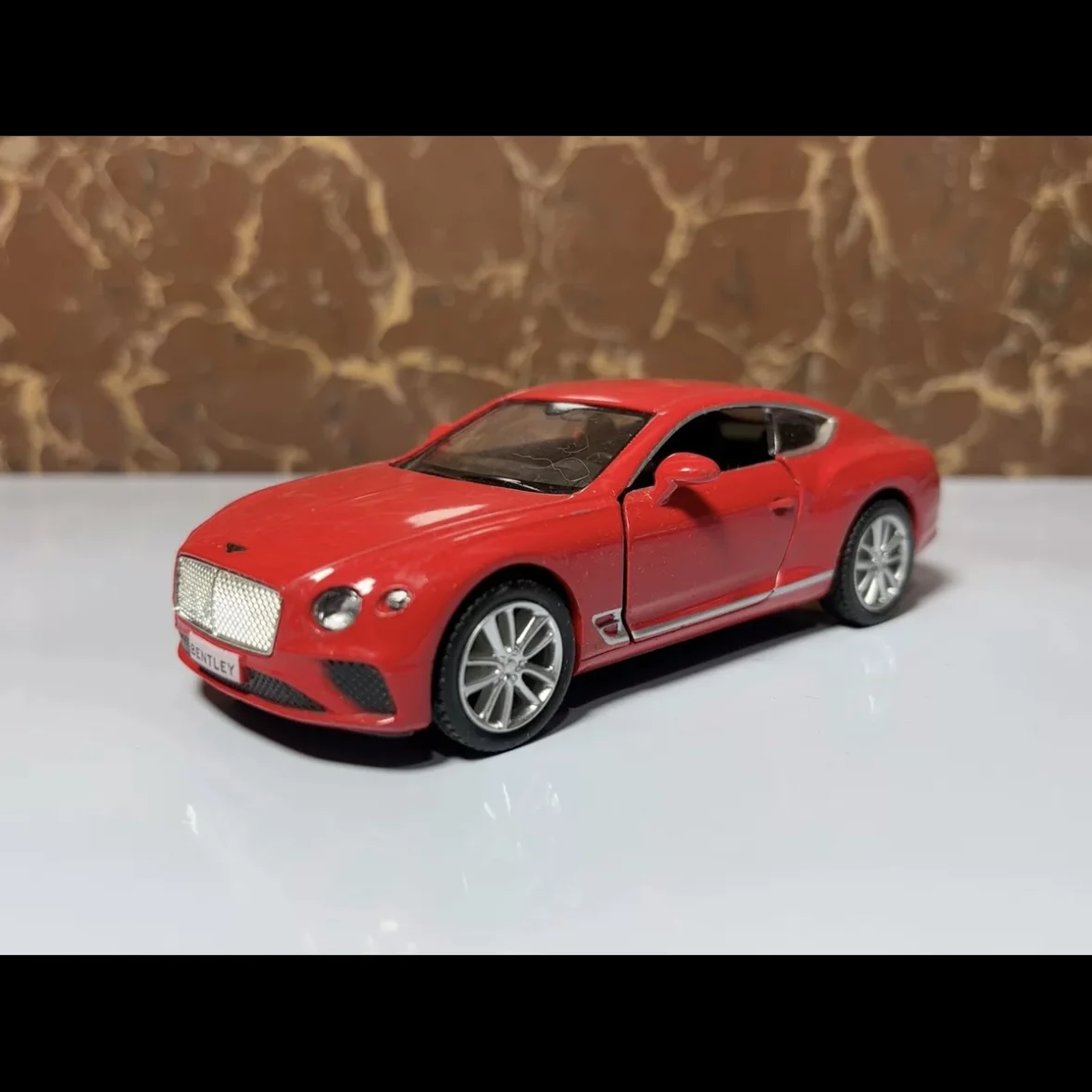 

1:36 Bentley Continental Maserati Levante GT Car Model Simulation Alloy Car Model Cake Decorative Metal