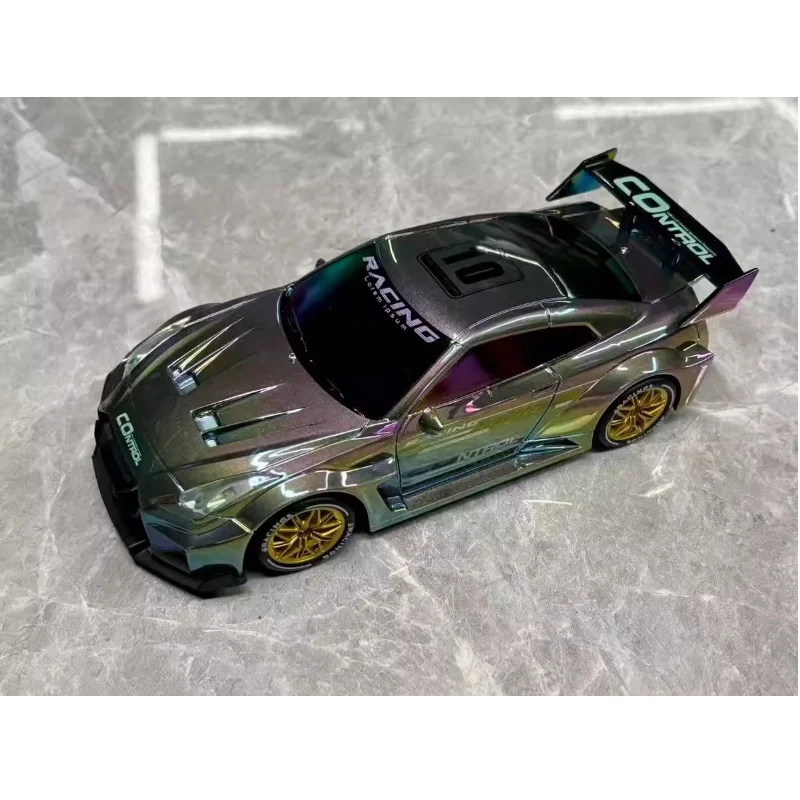 スタントドリフトRCカー クールなLEDライト付き 2.4Ghz 4WDリモコンおもちゃ 2人プレイモード 男の子向け キッズ向け 全地形対応オフロードレーシング