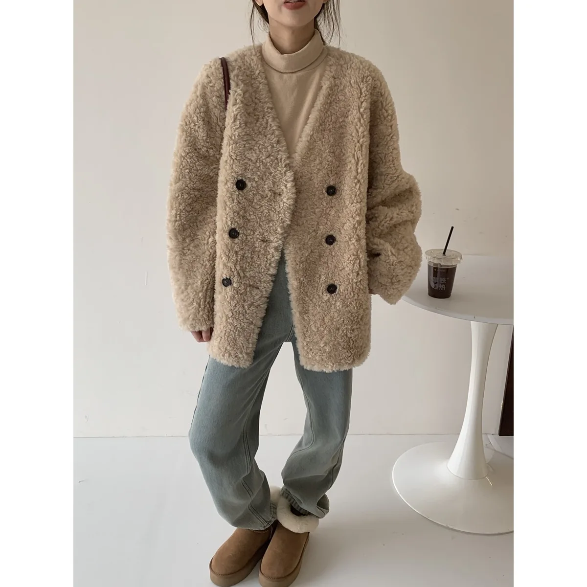 

Новая модная нежная повседневная высококачественная шуба из кроличьего меха Rex для женщин 2025 Maillard Wind Rex из меха кролика, меховая куртка Wh42