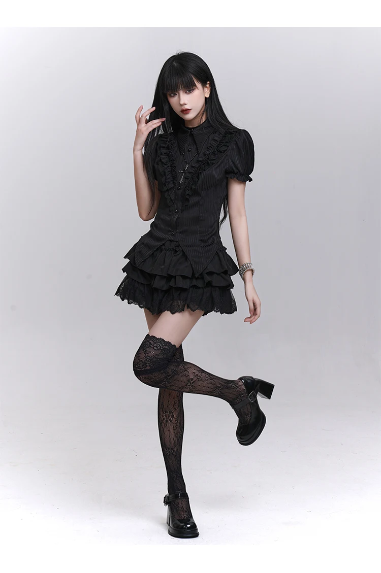 ダークゴシックサブカルチャースタイルスイートクールガール衣装ポロネックパフスリーブフリルスプライスシングルブレストブラックシャツトップ女性