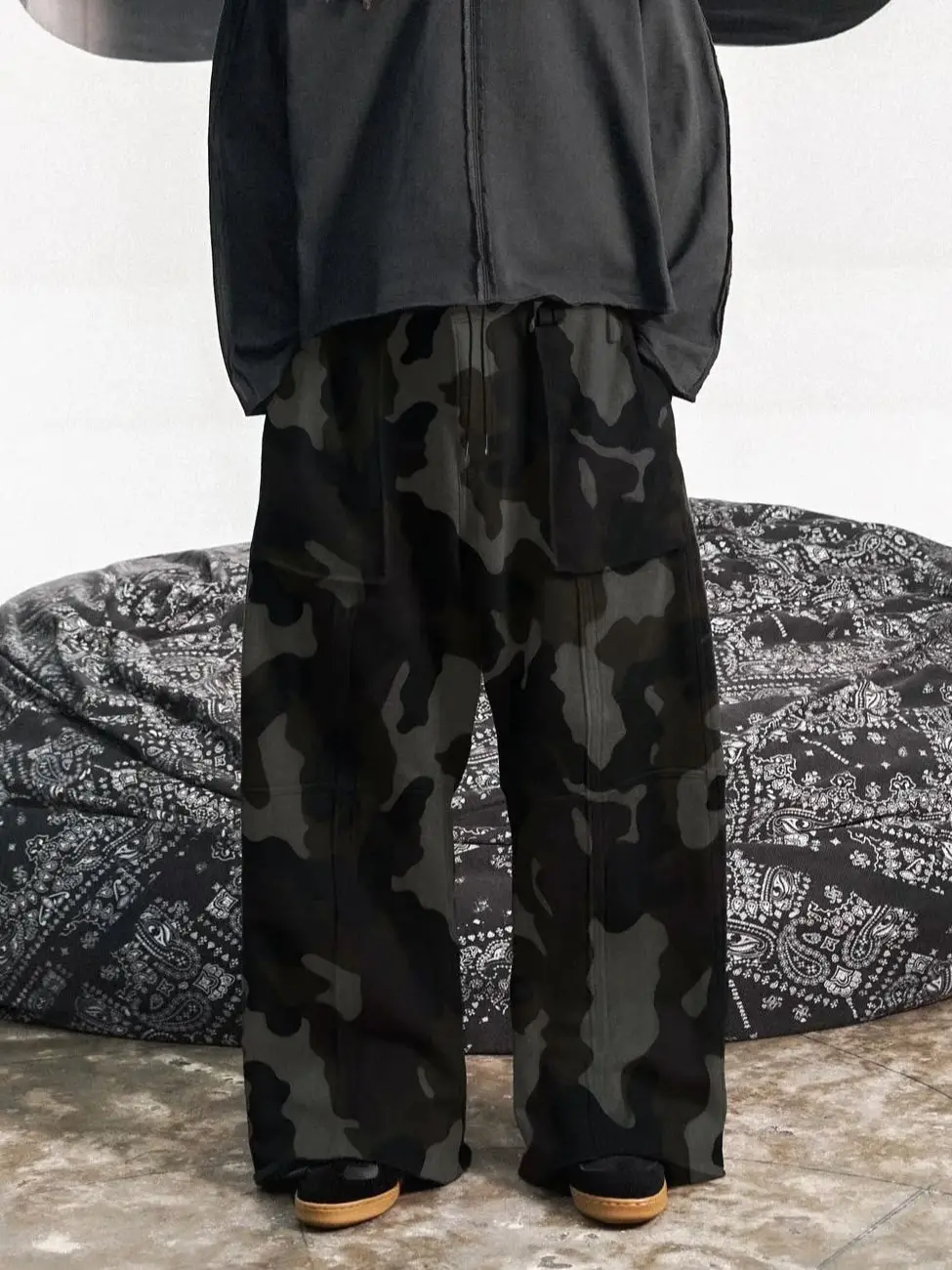 Autumn New Men’s Running Sports Pants, Loose Straight Multi-Pocket Cargo Pants, Raw Hem Exposed Stitching, Trendy Casual Pants