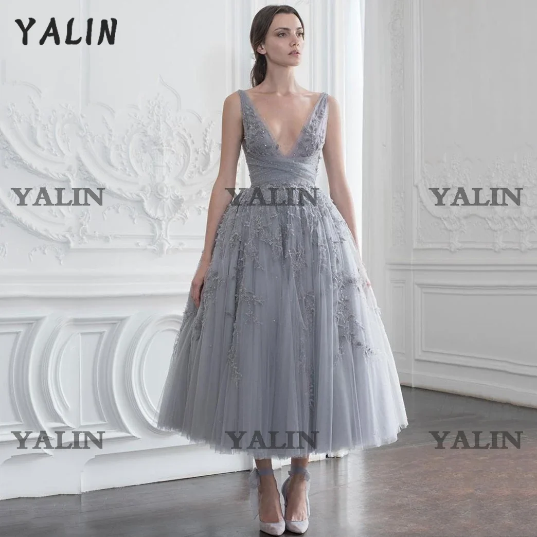 

YALIN Formal Deep-V Neck Backless Cocktail Party Dress Tea-Length Grey Tulle Prom Dresses Short Beadings Lace Graduation Gown