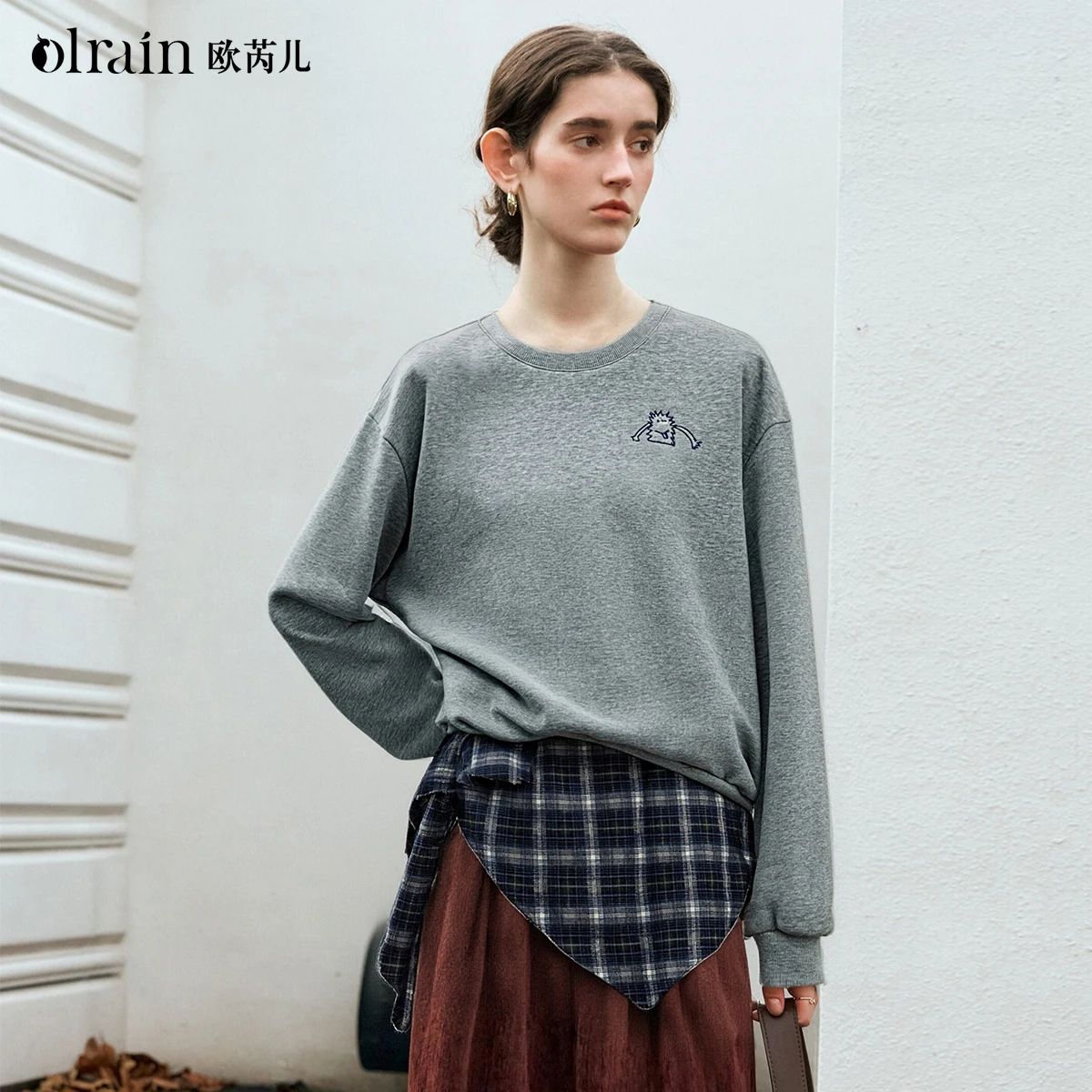 

OLrain Women's Gray Two Piece Set 2025 Autumn Plaid Hem Embroidered O-Neck Pullover Casual Fashion Women's Clothing O57DR002050