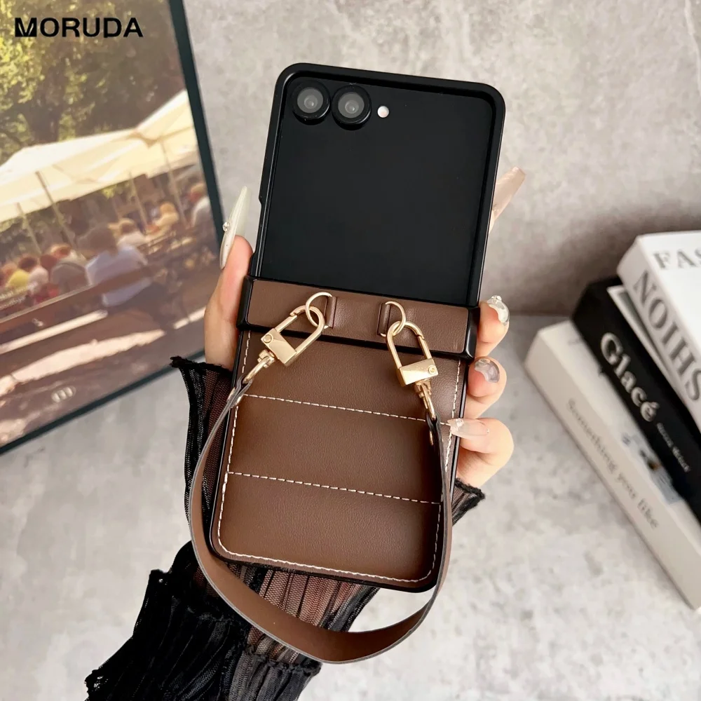 

Для Samsung flip7 модный пуховик с ремешком на запястье чехол для Samsung Galaxy Z Flip 7 6 5 4 3 ZFlip с коротким ремешком противоударный чехол